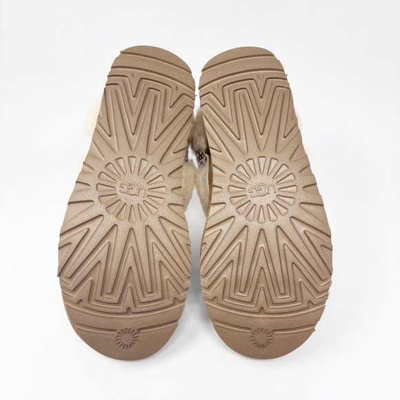 UGG Braid Boot 6 - Picture 6 of 7
